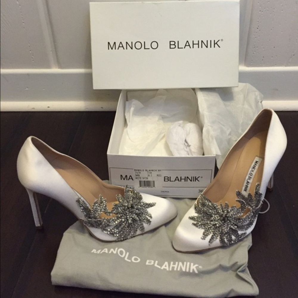 ISO Manolo Blahnik Swan Pumps - Picture 3 of 3